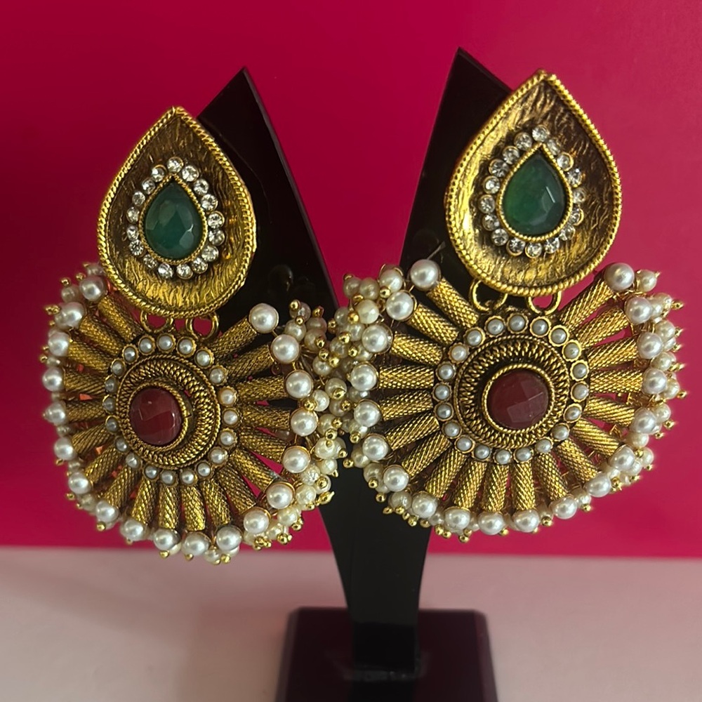 Elegant Gold and Green Teardrop Earrings